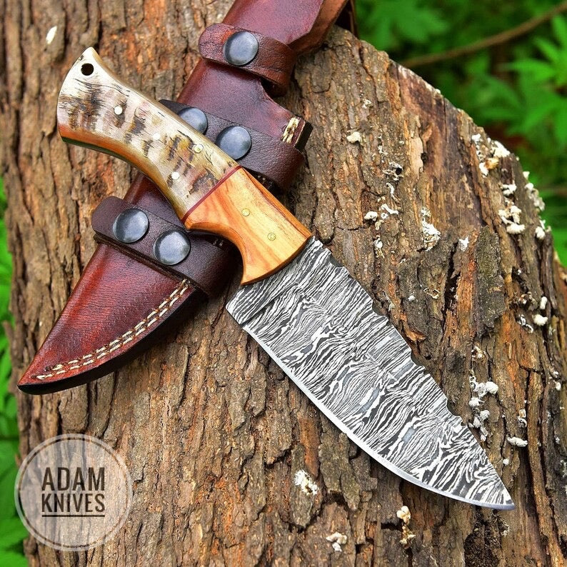 Custom Handmade Totally Hand Crafted Damascus Steel Hunting Skinner Knife with Leather Sheath Cover