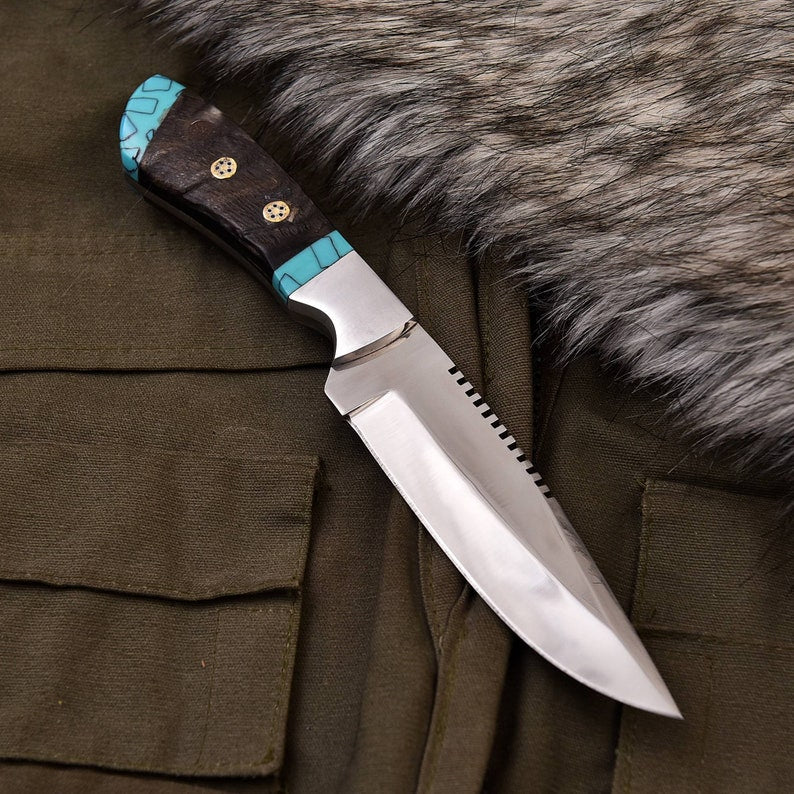 Custom Handmade Fixed Blade D2 Steel Steel Skinner Hunting Knife With Leather Sheath ( Ram Horn Handle) Amazing Gift EDC