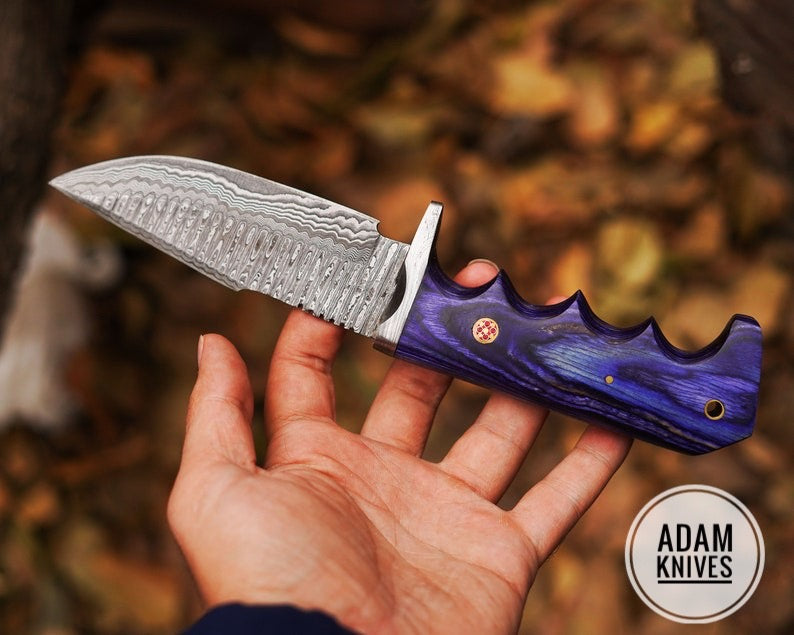 Custom handmade damascus steel beautiful hunting skinner knife