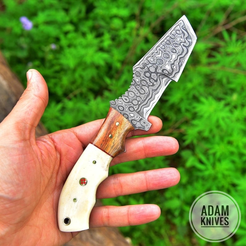 Beautifully Handmade Damascus Steel Blade Hunting Tracker Knife with Leather Sheath Cover