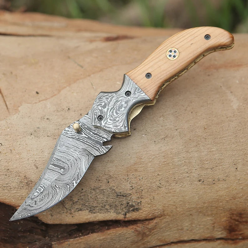 Every Day Carry Knife , Damascus Knives with Leather Sheath Cover