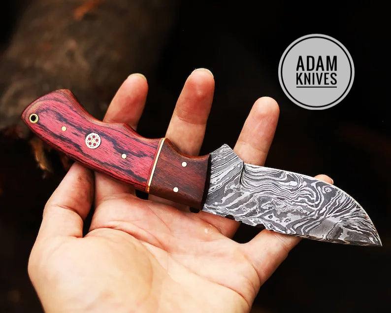 Handmade Damascus Steel blade hunting knife, Skinner knife, Outdoor knife, Camping knife With Wood handle