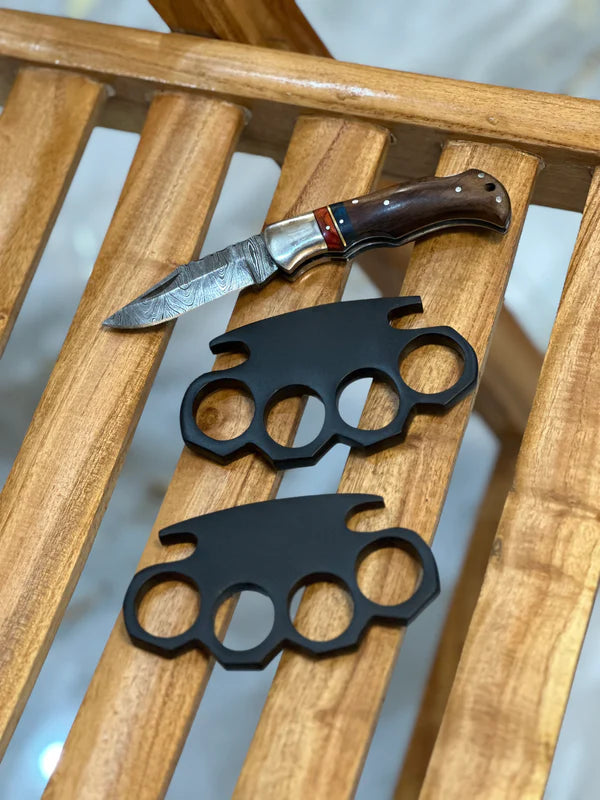 Custom handmade knuckle with pocket knife