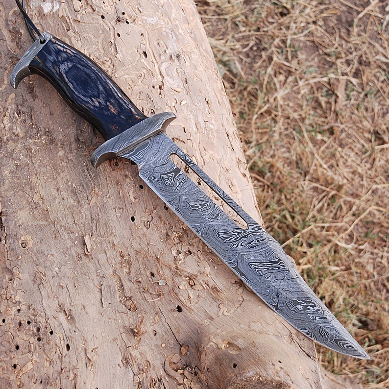 Damascus Steel Clip Point Bowie Hunting Knife With Leather Sheath Cover