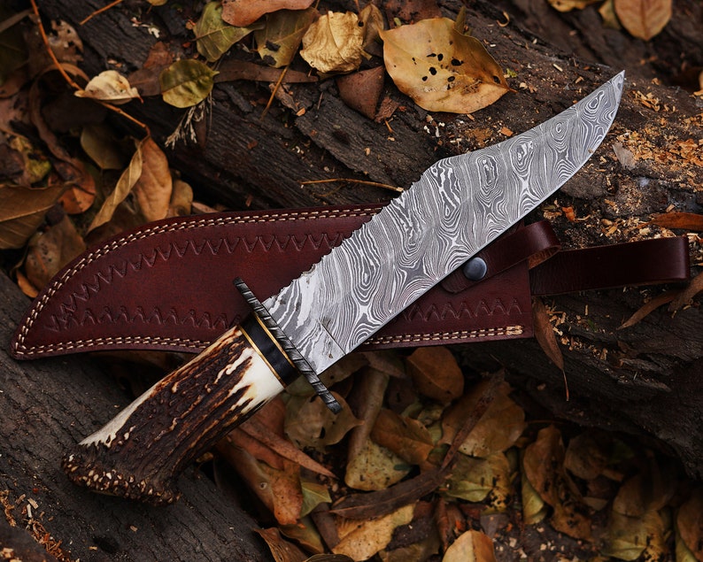 Hunting Knife Custom Handmade Damascus Steel Blade With Stag Horn Handle.