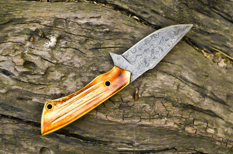 Handmade Damascus Steel Knife - Full Tang Fire pattern Camel bone Handle