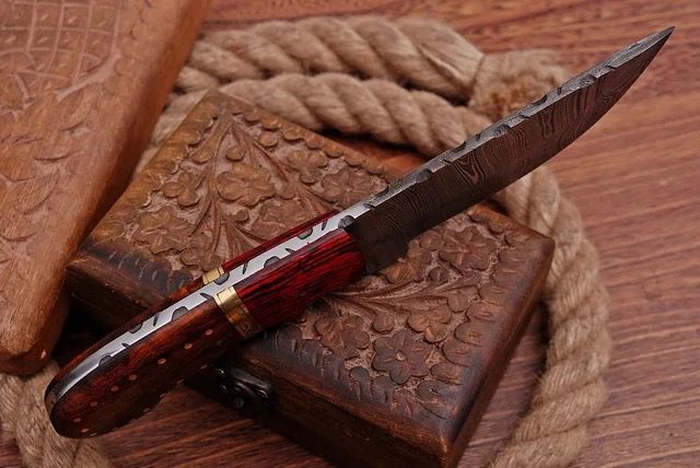 Handmade Damascus Steel Hunting Knife, Survival Knife Fix Blade Camping Knife, full tang