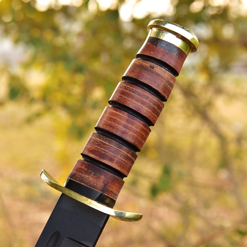 Handmade Commando-Style D2 Steel Clip Point Hunting WIth Leather Sheath