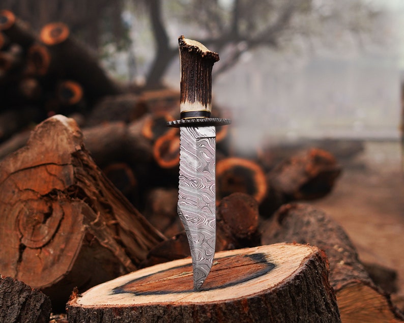 Hunting Knife Custom Handmade Damascus Steel Blade With Stag Horn Handle.